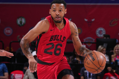 快船队风波：NBA官方调查伦纳德禁赛危机，哈登担忧连锁反应